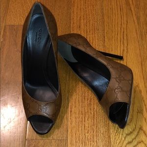 Gucci Aleppo peep toe pump size 38 “champagne”